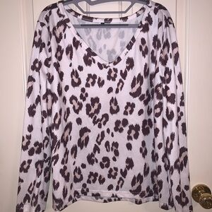 Leopard Print V-Neck Long Sleeve Top